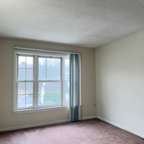 48 Castlegate Dr 48, Springfield, MA 01129