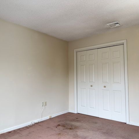 48 Castlegate Dr 48, Springfield, MA 01129