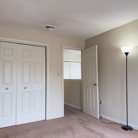 48 Castlegate Dr 48, Springfield, MA 01129