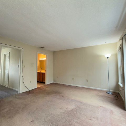 48 Castlegate Dr 48, Springfield, MA 01129