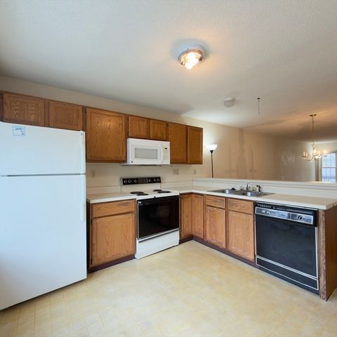 48 Castlegate Dr 48, Springfield, MA 01129