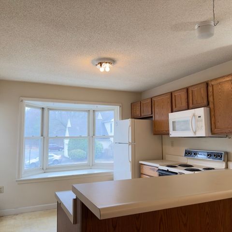 48 Castlegate Dr 48, Springfield, MA 01129