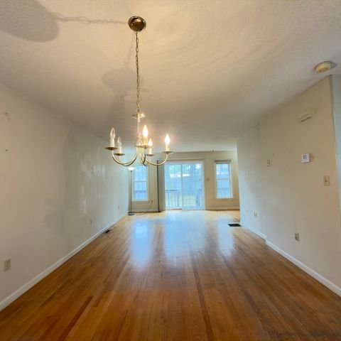 48 Castlegate Dr 48, Springfield, MA 01129