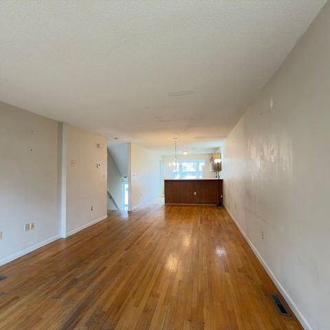 48 Castlegate Dr 48, Springfield, MA 01129