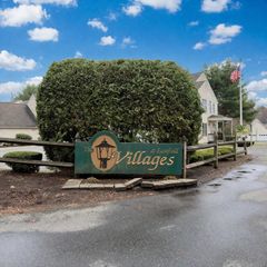 48 Castlegate Dr 48, Springfield, MA 01129