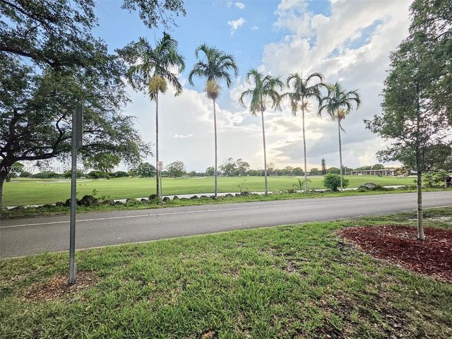 6235 Kendale Lakes Circle 236, Miami, FL 33183