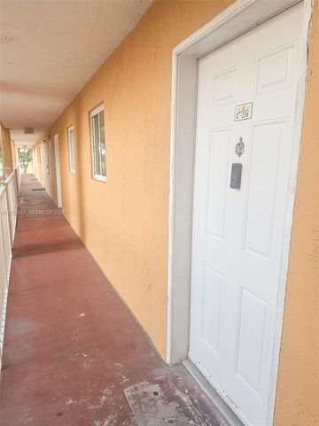 6235 Kendale Lakes Circle 236, Miami, FL 33183