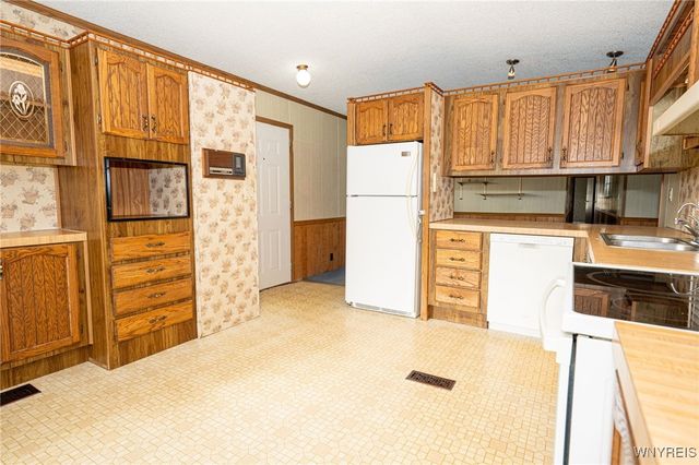 17 Rippleway Drive, Hamburg, NY 14075