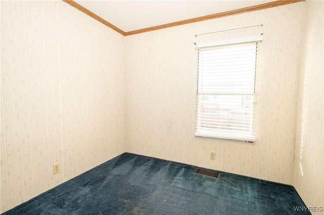 17 Rippleway Drive, Hamburg, NY 14075