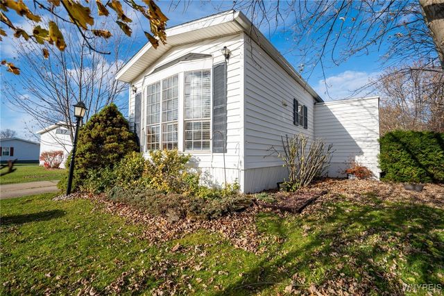 17 Rippleway Drive, Hamburg, NY 14075