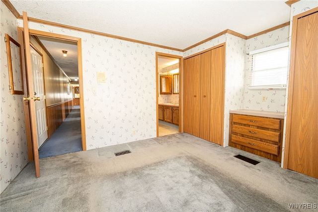 17 Rippleway Drive, Hamburg, NY 14075