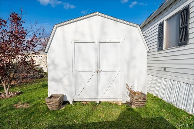 17 Rippleway Drive, Hamburg, NY 14075