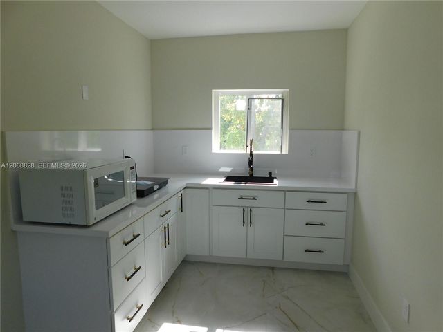 1851 NW 32nd Avenue B31, Miami, FL 33125