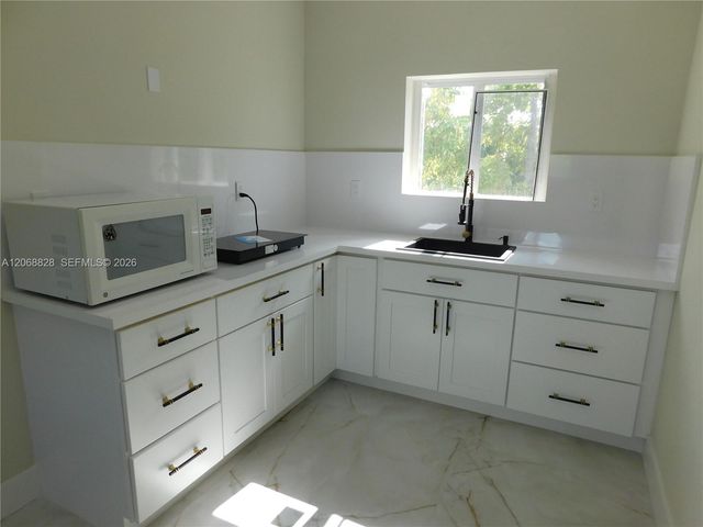 1851 NW 32nd Avenue B31, Miami, FL 33125