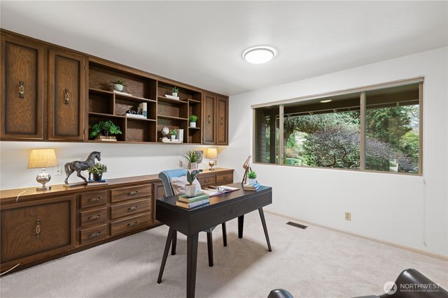 15018 NE 10th Place, Bellevue, WA 98007