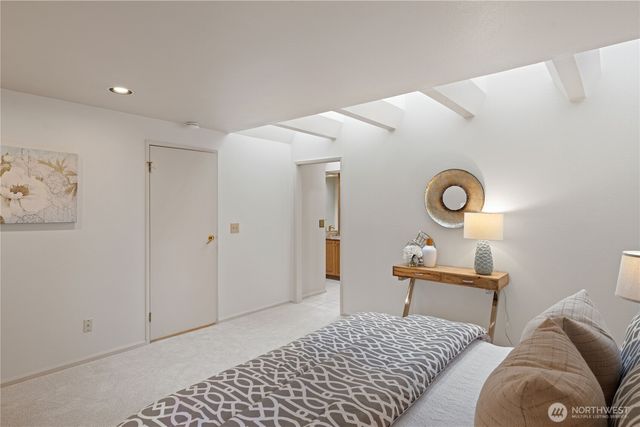 15018 NE 10th Place, Bellevue, WA 98007