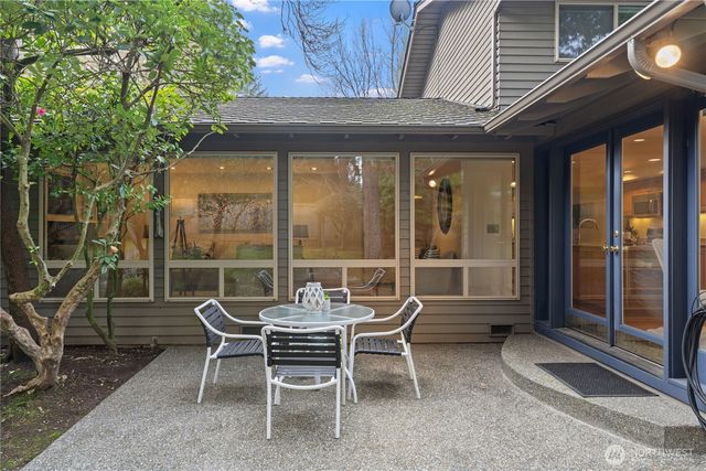 15018 NE 10th Place, Bellevue, WA 98007