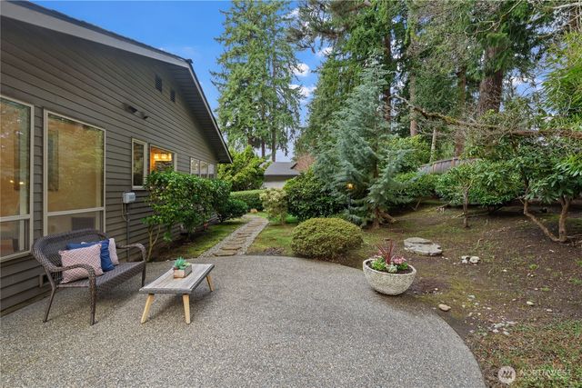 15018 NE 10th Place, Bellevue, WA 98007