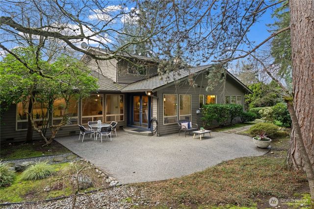 15018 NE 10th Place, Bellevue, WA 98007