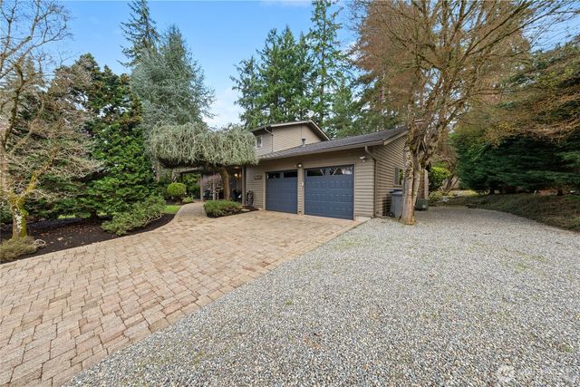 15018 NE 10th Place, Bellevue, WA 98007