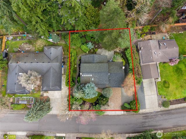 15018 NE 10th Place, Bellevue, WA 98007