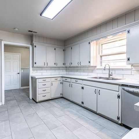 2110 65th Street, Lubbock, TX 79412