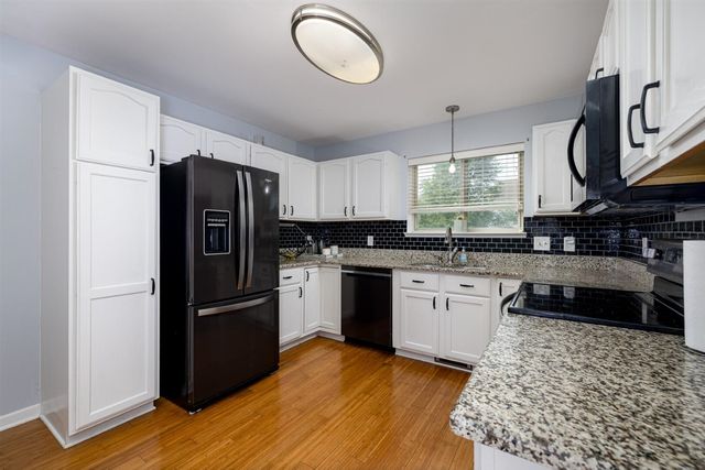 8949 Sunflower Drive, Whitmore Lake, MI 48189