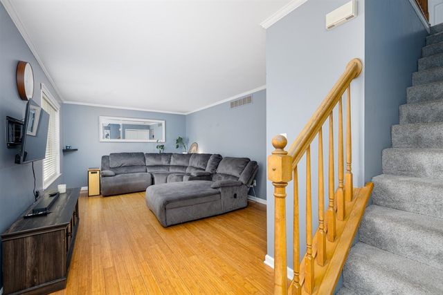 8949 Sunflower Drive, Whitmore Lake, MI 48189