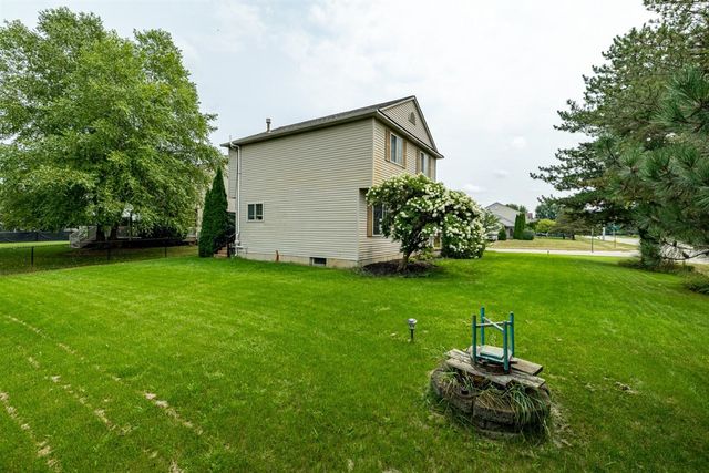 8949 Sunflower Drive, Whitmore Lake, MI 48189