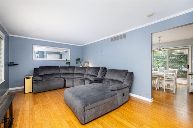 8949 Sunflower Drive, Whitmore Lake, MI 48189