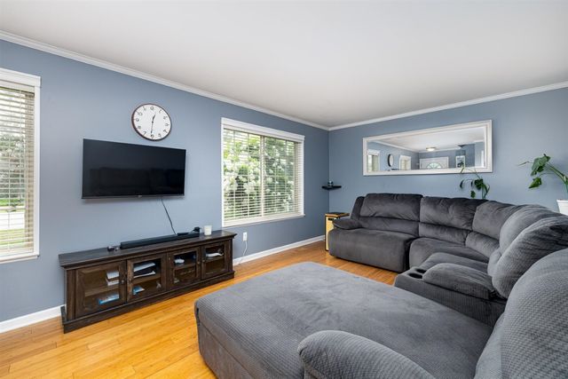 8949 Sunflower Drive, Whitmore Lake, MI 48189