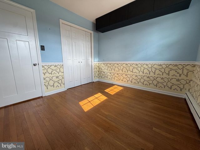 1111 MCKENNANS CHURCH RD, Wilmington, DE 19808