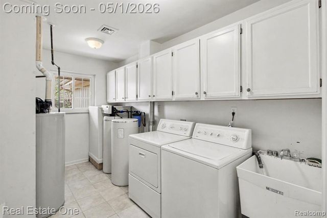 23701 Heartwood, Novi, MI 48374