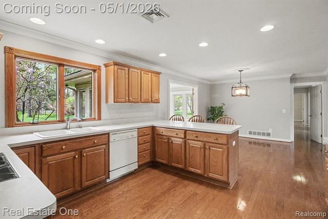 23701 Heartwood, Novi, MI 48374
