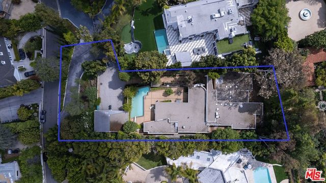 1022 Summit Drive, Beverly Hills, CA 90210