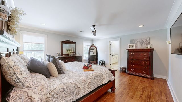 1044 Cherry Ln, Murfreesboro, TN 37129