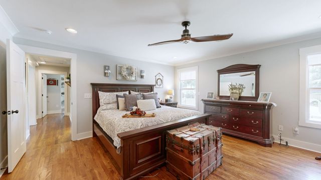 1044 Cherry Ln, Murfreesboro, TN 37129