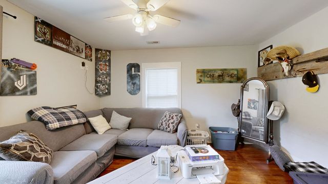 1044 Cherry Ln, Murfreesboro, TN 37129