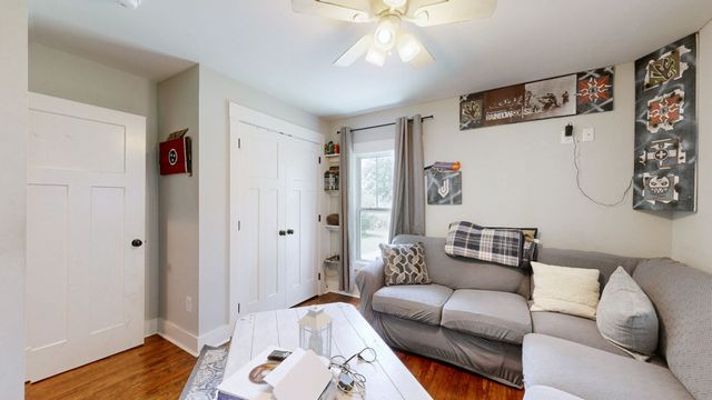 1044 Cherry Ln, Murfreesboro, TN 37129