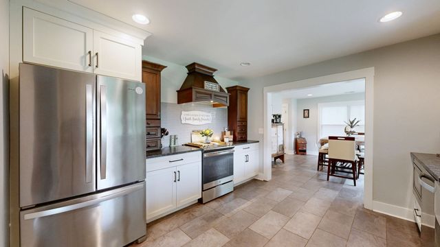 1044 Cherry Ln, Murfreesboro, TN 37129
