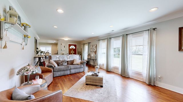 1044 Cherry Ln, Murfreesboro, TN 37129