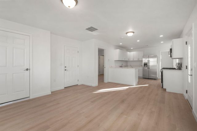 110 Sycamore Street NE, Albuquerque, NM 87106