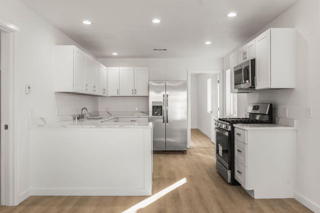 110 Sycamore Street NE, Albuquerque, NM 87106