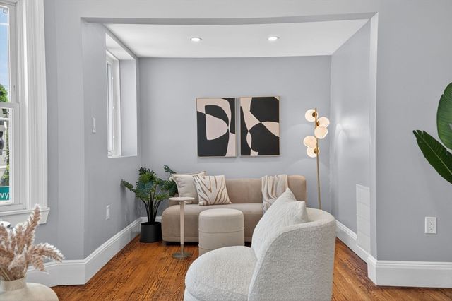 61 Cummins Hwy 2, Boston, MA 02131
