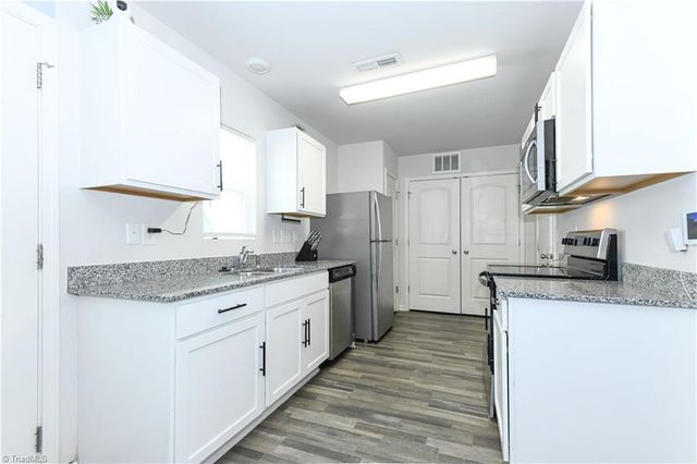 2902 Desmond Woods Drive, Greensboro, NC 27405