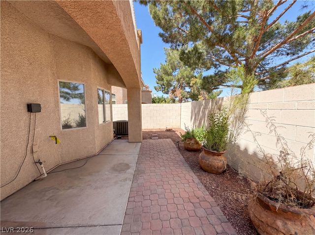 128 Broken Rock, Henderson, NV 89074
