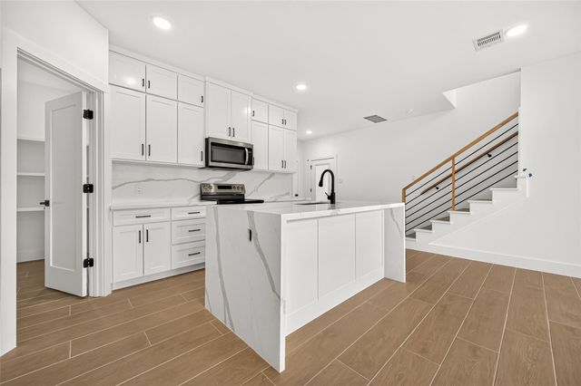 1811 N Spring Drive 9, Spring, TX 77373