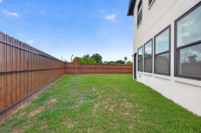 1811 N Spring Drive 9, Spring, TX 77373