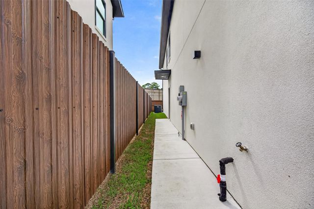 1811 N Spring Drive 9, Spring, TX 77373