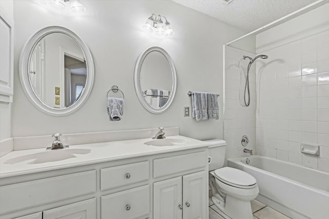 2900 Woodhaven Drive, Grapevine, TX 76051